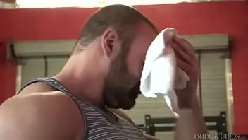  Mature, chubby and hairy it makes me very hot while i train.