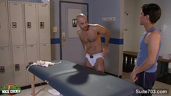  The team masseuse abused her butt