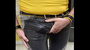 Piss greay 511 and yellow hanky t’s 2018