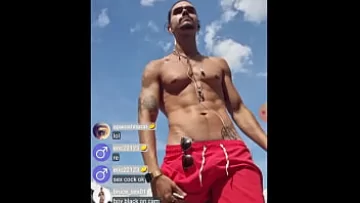  Outdoor Smoking Voyeur WebCam LiveShow with Muscular Hunk