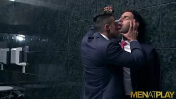  Muscular Executive Klein Kerr Anal Pounds Dario Beck in the Bathroom