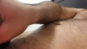  Hairy Stud Reaches Intense Orgasm with Oh-Ring