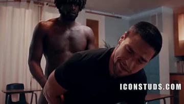 Muscular Hunks in Interracial Anal Bareback Encounter